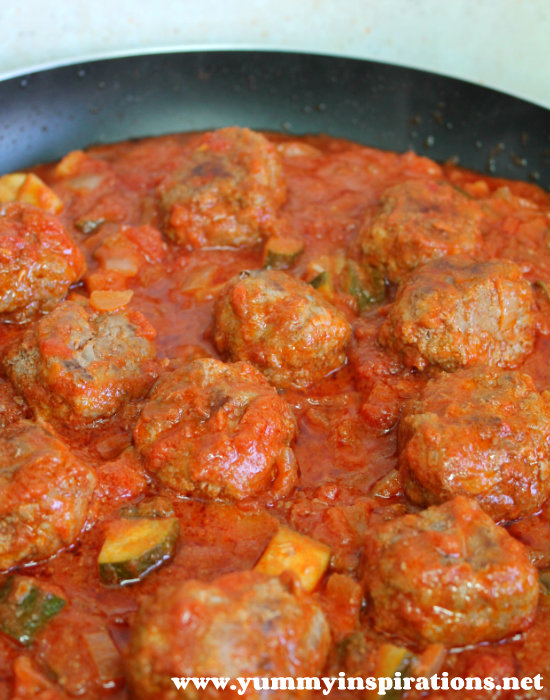Grain Free Paleo Meatballs With Tomato & Zucchini Sauce