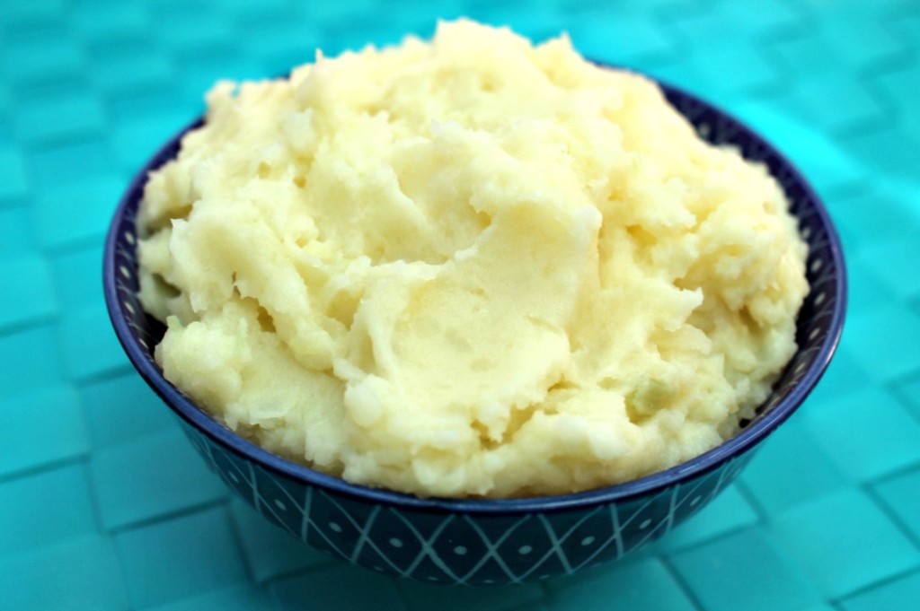 Garlic Mashed Potatoes Recipe - creamy, easy & the BEST mashed potatoes!