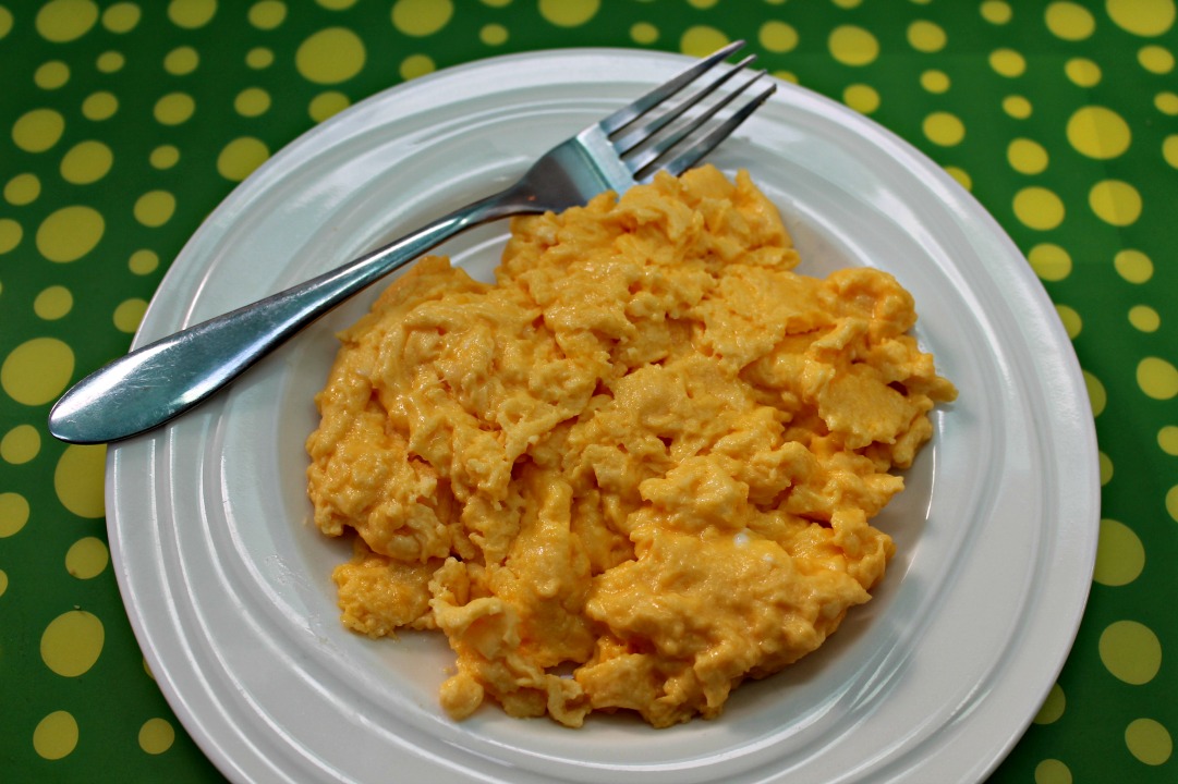 Fluffy Parmesan Scrambled Eggs - Hey Keto Mama