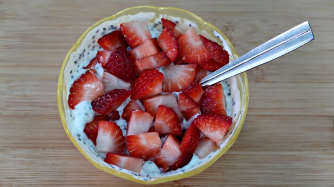 Breakfast with chia seeds and berries