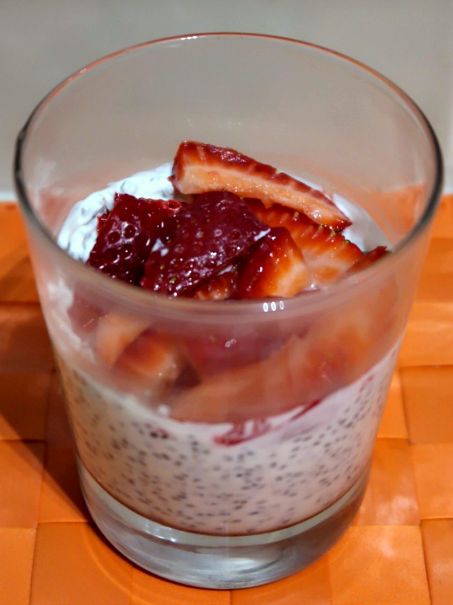 Easy Keto Chia Pudding Recipe (low carb)