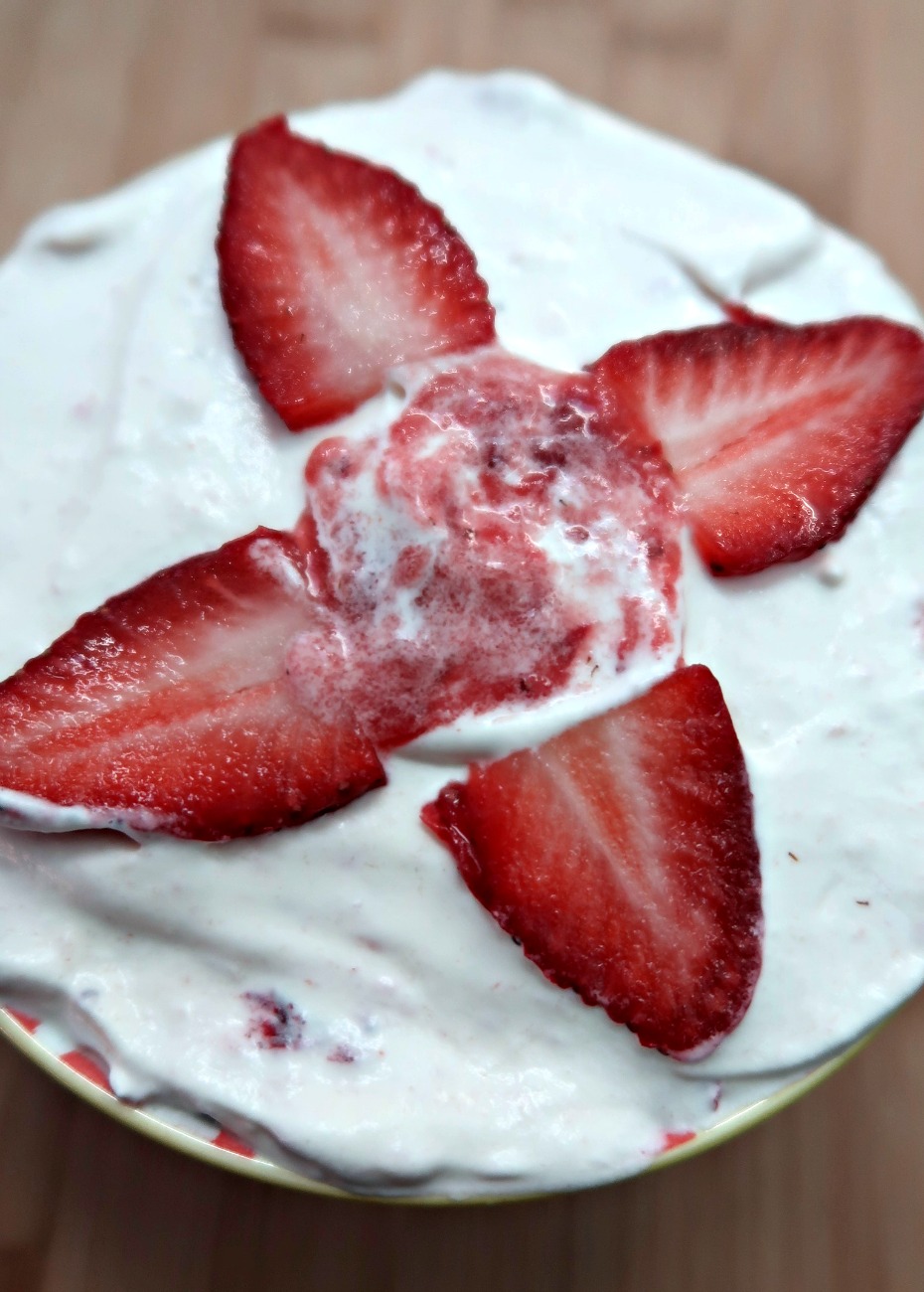 Low-Carb-Strawberry-Fool