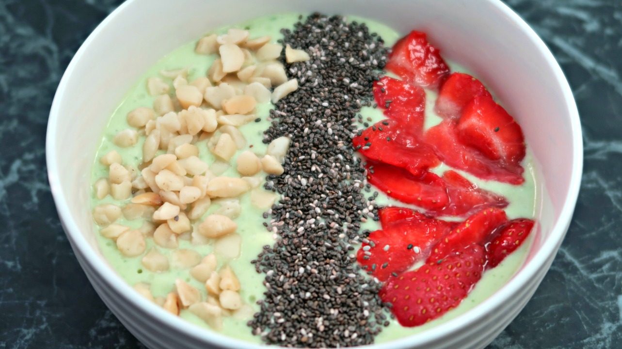 Green Smoothie Bowl - Keto Summer Recipes