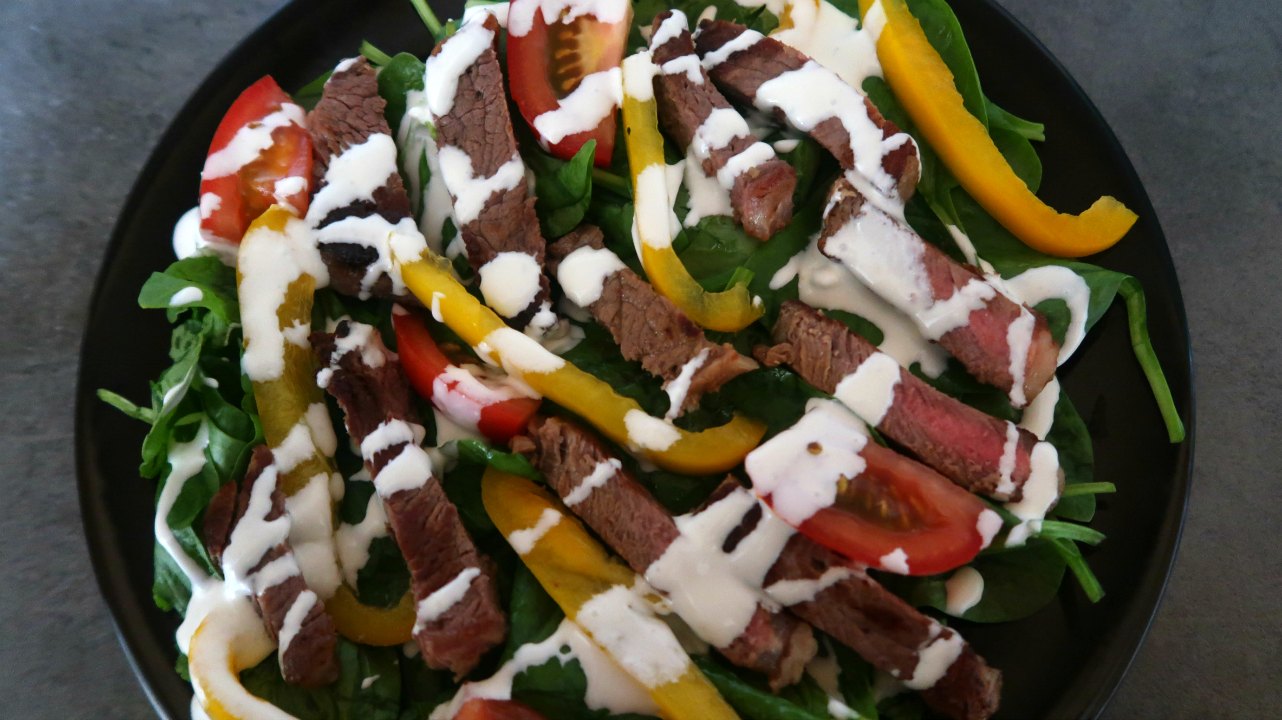 Keto-Steak-Salad-with-Blue-Cheese-Dressing-and-vegetables