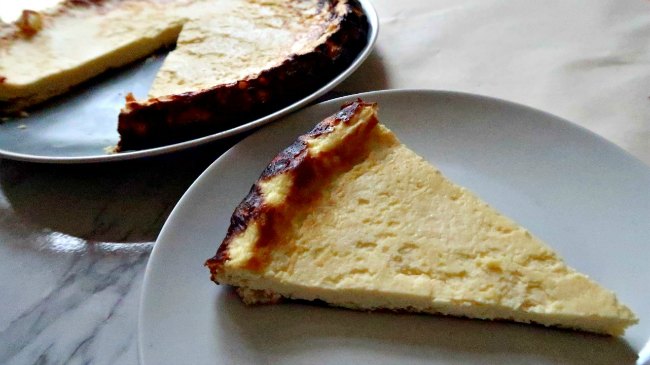 Low-Carb-Lemon-Ricotta-Cake-on-a-plate