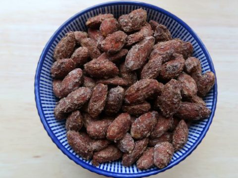 Cinnamon Toasted Almonds {Healthy Snack}
