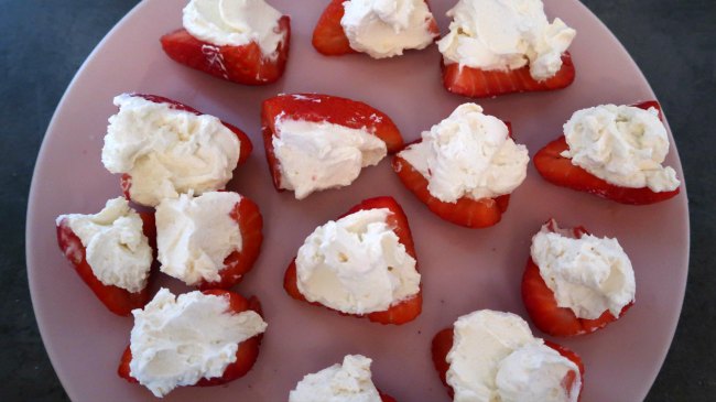 Easy Stuffed Strawberries With Mascarpone Cheese