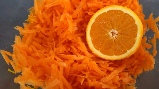 Grated Carrot Salad with orange