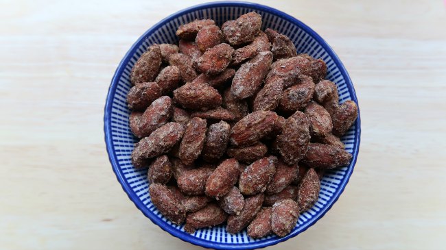 Low Carb cinnamon roasted almonds