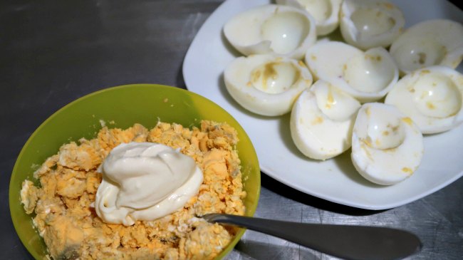 2 Ingredient keto deviled eggs