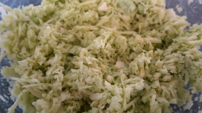Easy low carb keto coleslaw with avocado dressing