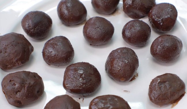 New year's eve family dinner ideas - chocolate truffles