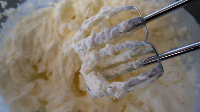 Lemon Whipped Cream Recipe - Easy Low Carb Keto Dessert Frosting