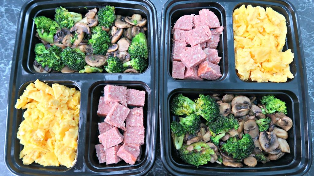 Meal prep boxes with breakfast