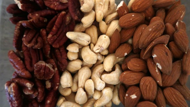 Low carb nuts snack box