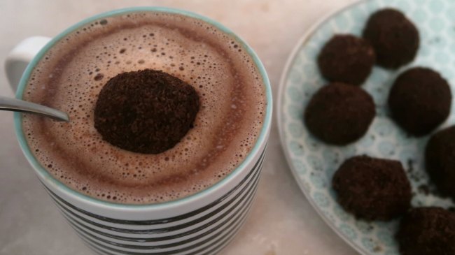 Hot Chocolate Truffles Recipe – How to make hot chocolate truffle bombs