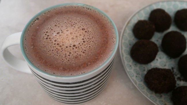 How to make hot chocolate bombs