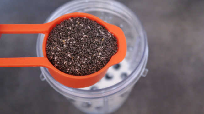 Chia seeds for blueberry pudding