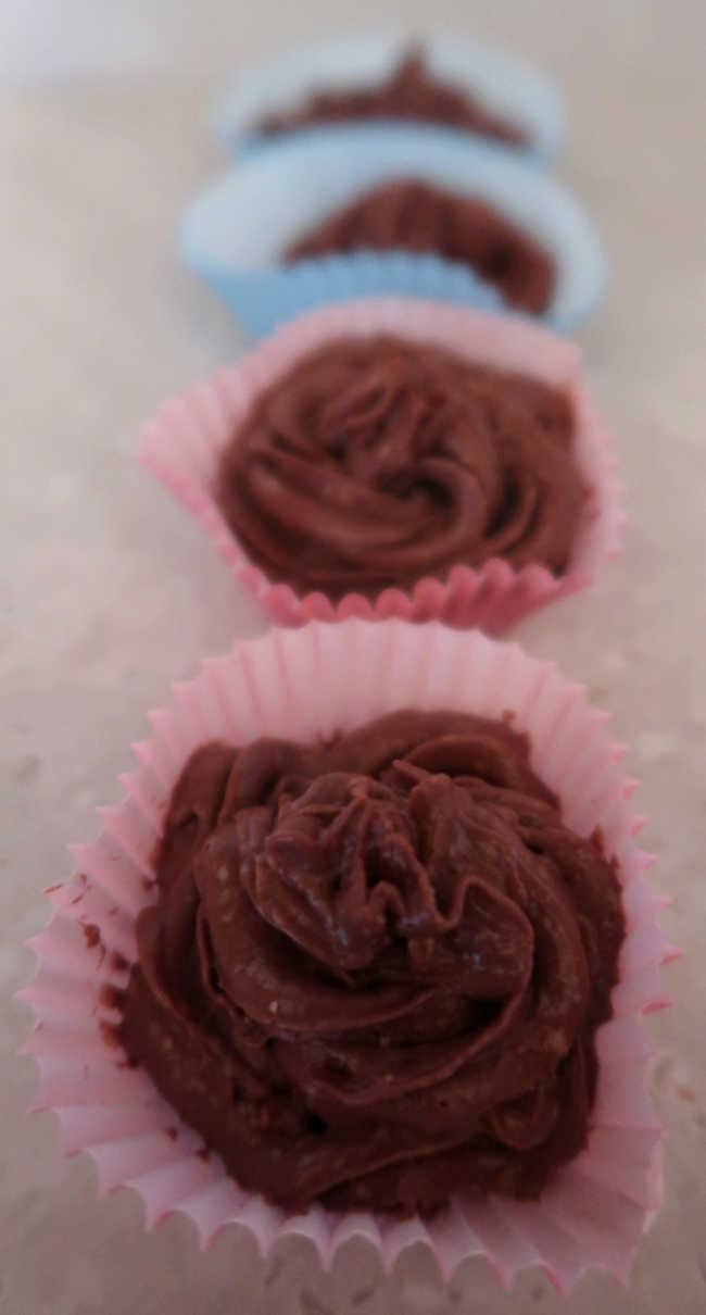 How to make easy chocolate keto sugar free frosting