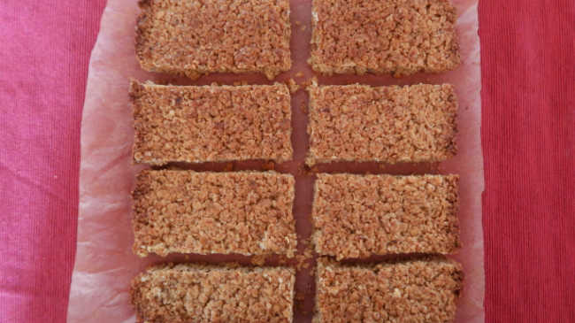 How to make 4 ingredient bars with oats