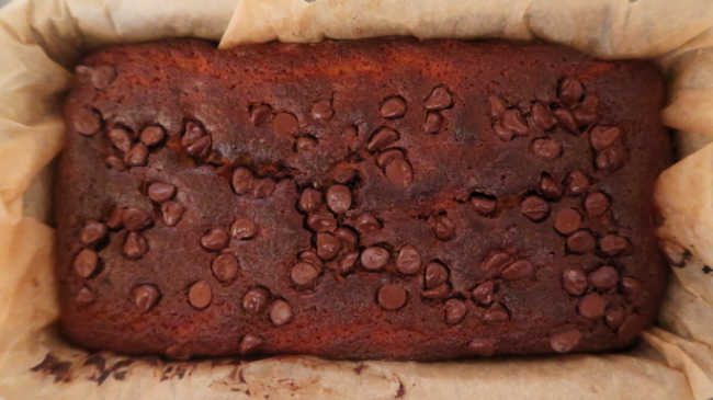 How to make easy moist chocolate chip loaf cake