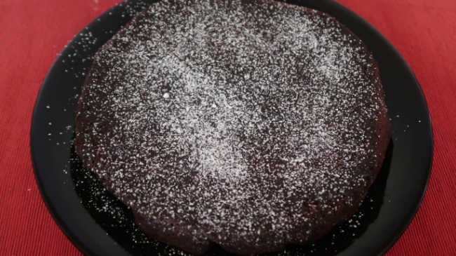 Cake with icing sugar on top