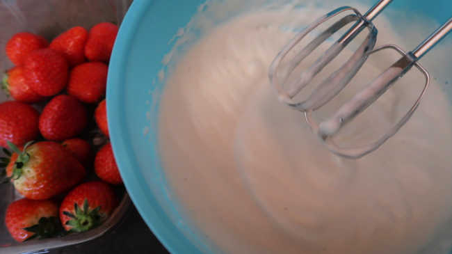 Aquafaba Whipped Cream Recipe - How to make easy 3 ingredient dairy free whipped cream dessert