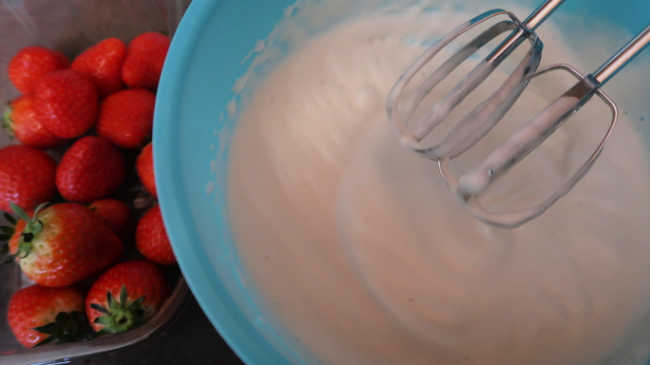 Aquafaba Whipped Cream Recipe Easy 3 Ingredient Dairy Free Dessert