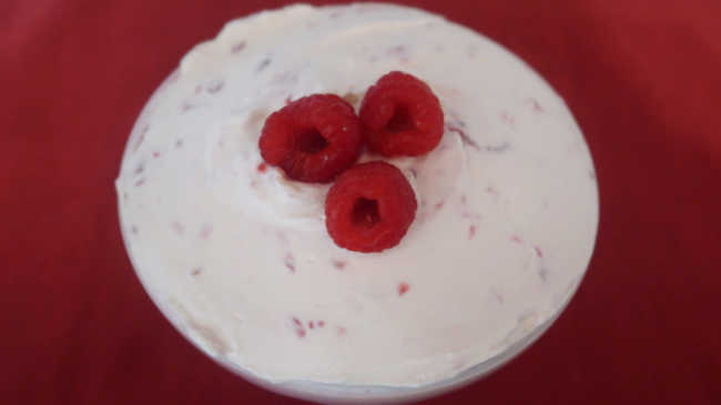 Low Carb Cream Cheese Desserts - Raspberry Cheesecake Mousse