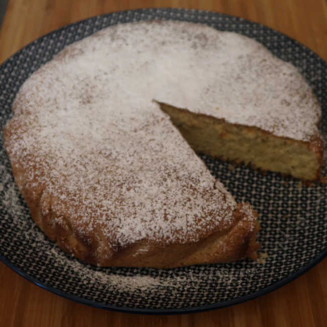 Easy Almond Cake Recipe -The 4 ingredients for the cake