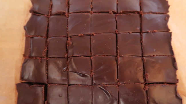 دسر 3 ماده ای آسان - ترافل شکلاتی