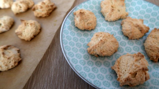 Almond cookies