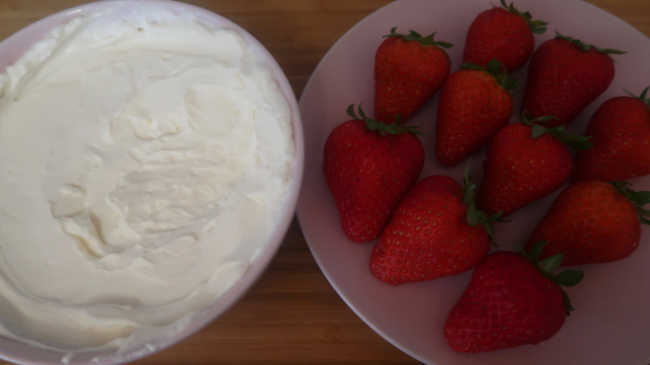 How to make cream cheese fruit dip