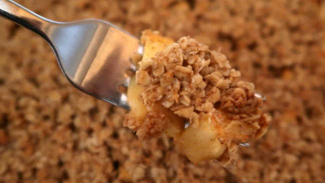 Oatmeal Crumble Topping Recipe - how to make the best easy baked apple, pear or fruit crisp