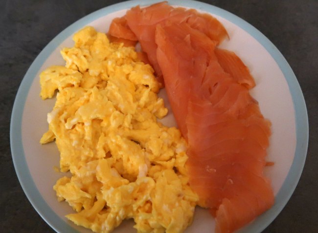 Scrambled eggs and smoked salmon breakfast - Mediterranean Low Carb Recipes