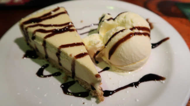 What to eat in Dubln - Irish dessert of Baileys cheesecake
