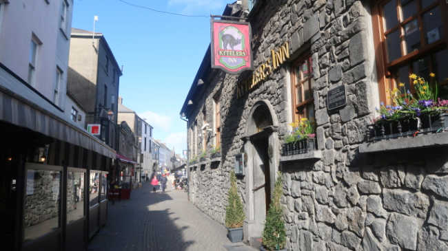 Kilkenny Restaurants Guide - Kytelers Inn Pub Exterior