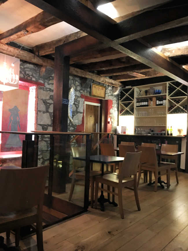 Petronella Restaurant Interior