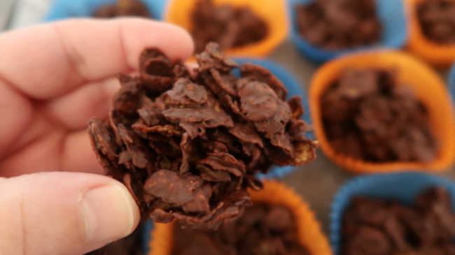 How to make 2 ingredient no bake chocolate cornflake cookies