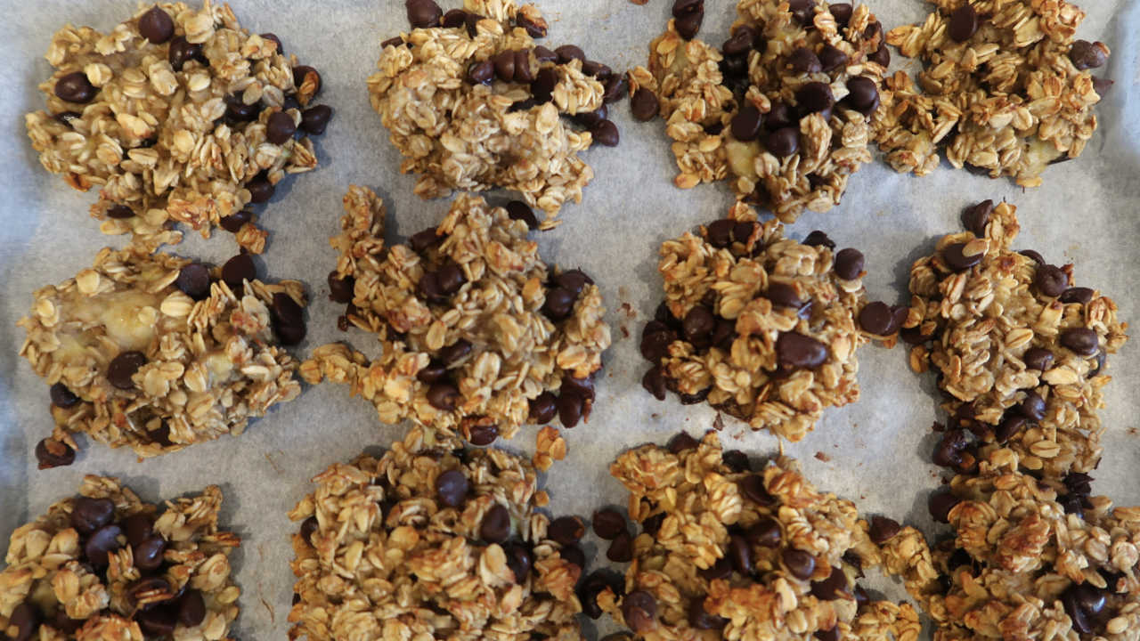 3 Ingredient Banana Oatmeal Cookies Recipe - easy 3 ingredient ripe banana oat cookies