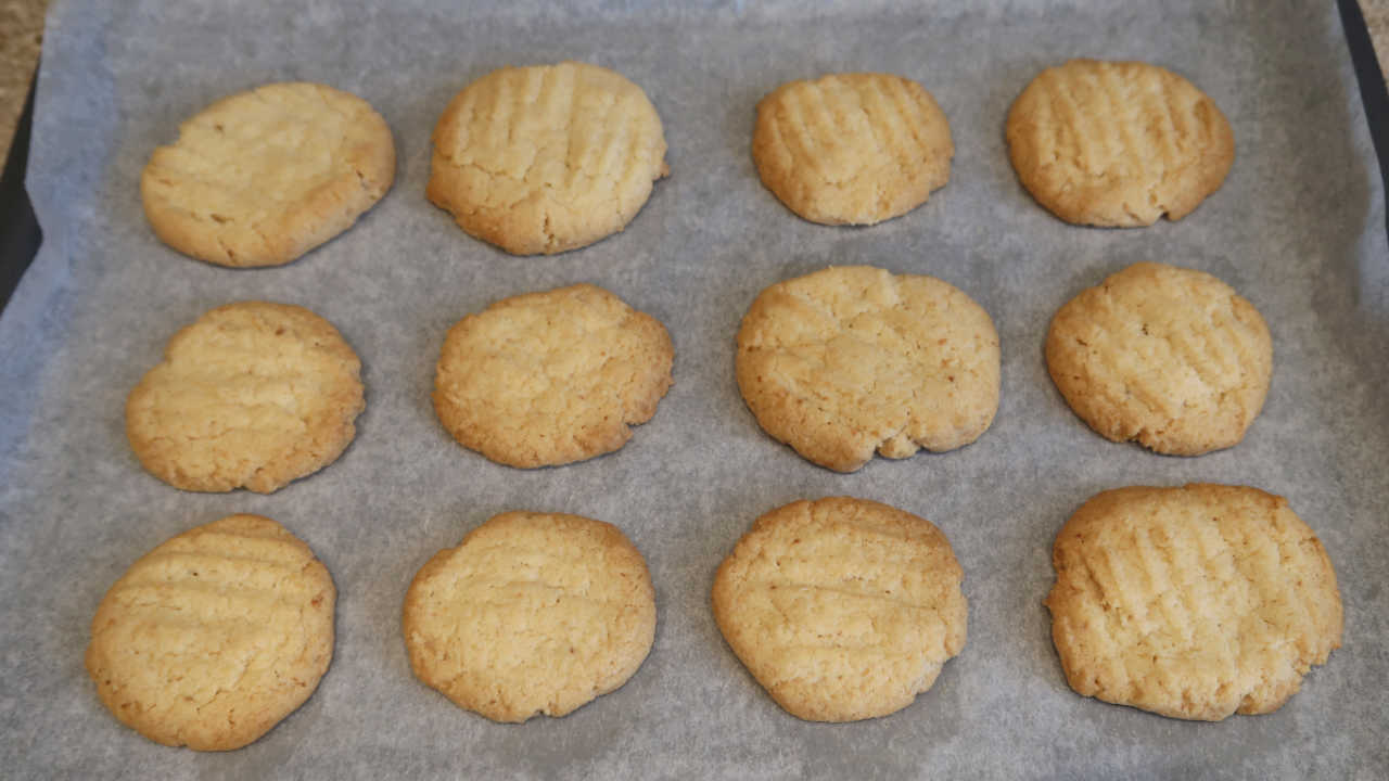 Almond Flour Shortbread Cookies – Easy 5 Ingredient Recipe