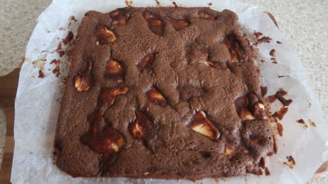 Cool brownies from the oven before slicing